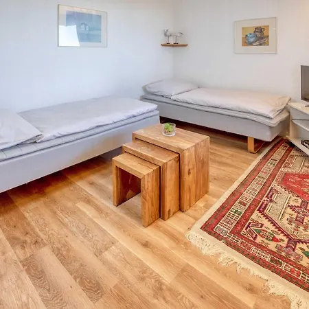 Terrassenhaus, 86 Apartment *