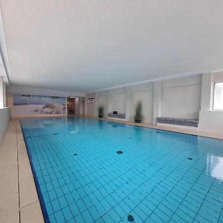 Terrassenhaus, 86 Apartment *